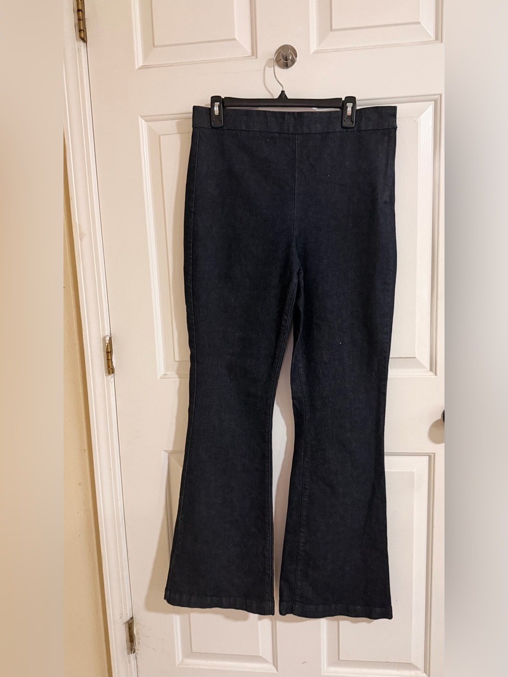 Express Women’s Black Flared Jeans inseam 33
Stretchy but Runs small